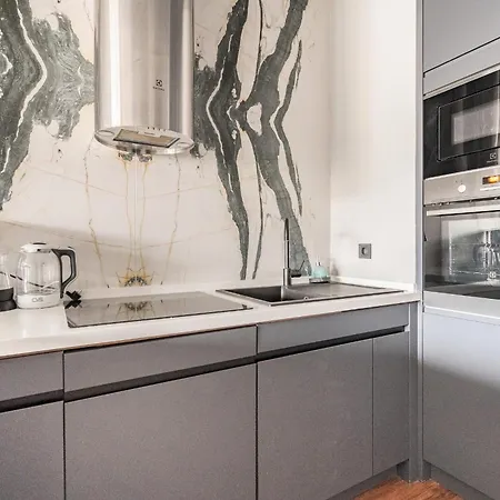 Benesta Taksim No.8 *